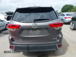 2018 Toyota Highlander Limited with VIN 5TDYZRFH5JS276425, listed as a IAAI auction lot 42070369 with 129,215 mi miles and . Bid and sale history available at DreamBid. Image 19.
