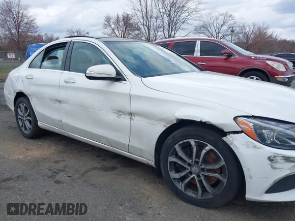 2015 Mercedes-Benz C-Class C 300 Luxury with VIN 55SWF4KB5FU026651, listed as a IAAI auction lot 41892311 with 101,285 mi miles. Bid and sale history available at carsss.com. Image 6.