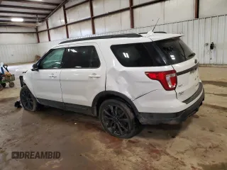 2018 Ford Explorer XLT z VIN 1FM5K8D85JGA53554, wystawiony jako Copart lot #58301995 z przebiegiem 144 621 mil mil oraz Szkoda całkowita • Salvage title. Historia ofert i sprzedaży dostępna na DreamBid. Obrazek 2.