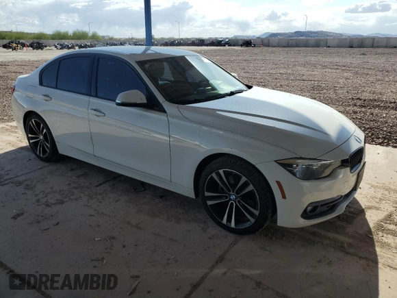 2018 BMW 3 Series 330i z VIN WBA8B9G51JNU98178, wystawiony jako Copart lot #52147575 z przebiegiem 66 695 mil mil oraz Szkoda całkowita • Salvage title. Historia ofert i sprzedaży dostępna na DreamBid. Obrazek 4.