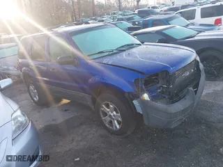 2006 Ford Escape XLT with VIN 1FMYU031X6KD04473, listed as a IAAI auction lot 41763133 with 259,925 mi miles. Bid and sale history available at carsss.com. Image 1.