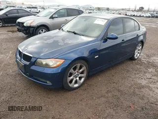 2006 BMW 3 Series 325xi with VIN WBAVD13526KV02817, listed as a IAAI auction lot 41772852 with 160,884 mi miles. Bid and sale history available at carsss.com. Image 2.