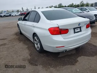 2014 BMW 3 Series 328d z VIN WBA3D3C51EK157071, wystawiony jako IAAI lot #42431879 z przebiegiem 108 655 mil mil oraz . Historia ofert i sprzedaży dostępna na DreamBid. Obrazek 3.
