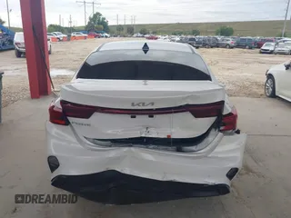 2023 Kia Forte LXS z VIN 3KPF24AD4PE612653, wystawiony jako IAAI lot #41660877 z przebiegiem 16 920 mil mil oraz . Historia ofert i sprzedaży dostępna na DreamBid. Obrazek 16.