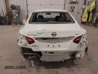 2018 Nissan Altima SR with VIN 1N4AL3AP7JC239057, listed as a IAAI auction lot 41817778 with 93,076 mi miles and . Bid and sale history available at carsss.com. Image 6.