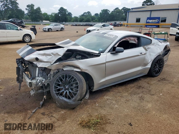 2016 Ford Mustang EcoBoost z VIN 1FA6P8TH4G5326330, wystawiony jako Copart lot #57402025 z przebiegiem 108 229 mil mil oraz Szkoda całkowita • Salvage title. Historia ofert i sprzedaży dostępna na DreamBid. Obrazek 1.