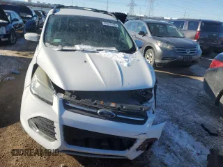 2014 Ford Escape SE with VIN 1FMCU0GX1EUD38118, listed as a Copart auction lot 45914145 with 134,079 mi miles and Salvage Title. Bid and sale history available at carsss.com. Image 5.