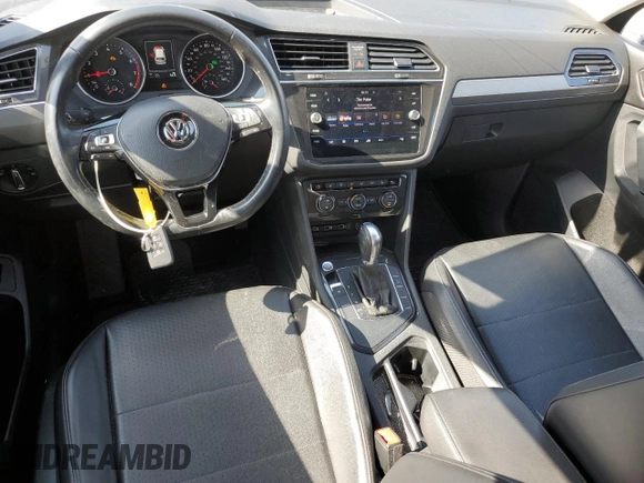 2018 Volkswagen Tiguan SEL z VIN 3VV3B7AX2JM016874, wystawiony jako Copart lot #54525515 z przebiegiem 87 472 mil mil oraz Nie do naprawy • Non repairable. Historia ofert i sprzedaży dostępna na DreamBid. Obrazek 8.