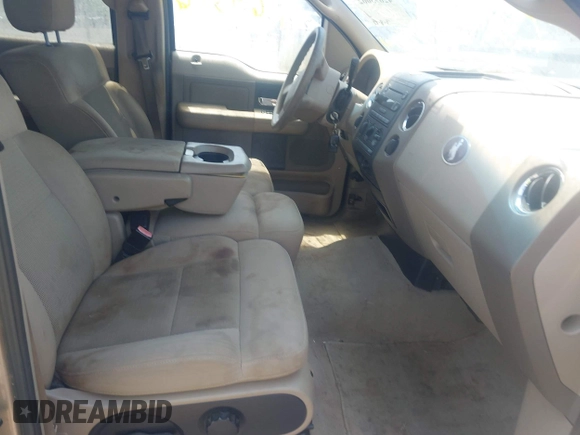2004 Ford F-150 XLT z VIN 1FTRW14W74KC85445, wystawiony jako IAAI lot #42693062 z przebiegiem Nie podano mil oraz . Historia ofert i sprzedaży dostępna na DreamBid. Obrazek 5.