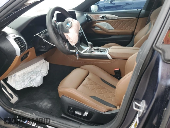 2024 BMW M8 Competition z VIN WBSGV0C05RCR13661, wystawiony jako Copart lot #71077114 z przebiegiem Nie podano mil oraz Szkoda całkowita • Salvage title. Historia ofert i sprzedaży dostępna na DreamBid. Obrazek 7.