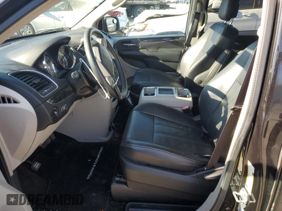 2015 Chrysler Town & Country LX with VIN 2C4RC1AG2FR675606, listed as a Copart auction lot 88864295 with 39,985 mi miles and Clean Title. Bid and sale history available at carsss.com. Image 7.