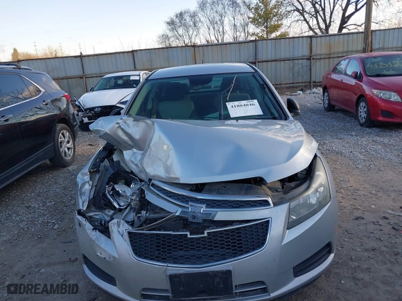 2013 Chevrolet Cruze LS with VIN 1G1PA5SH9D7217211, listed as a IAAI auction lot 41804046 with 155,940 mi miles. Bid and sale history available at carsss.com. Image 6.