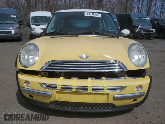 2003 MINI Hardtop z VIN WMWRC33453TE14621, wystawiony jako Copart lot #51748165 z przebiegiem 114 327 mil mil oraz Szkoda całkowita • Salvage title. Historia ofert i sprzedaży dostępna na DreamBid. Obrazek 5.