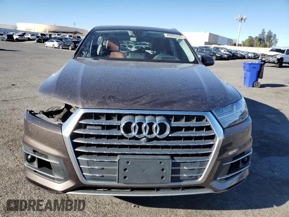 2017 Audi Q7 Prestige z VIN WA1VAAF7XHD054613, wystawiony jako Copart lot #49283225 z przebiegiem 132 181 mil mil oraz Szkoda całkowita • Salvage title. Historia ofert i sprzedaży dostępna na DreamBid. Obrazek 5.