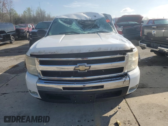 2011 Chevrolet Silverado 1500 LT with VIN 1GCRCSE08BZ118265, listed as a Copart auction lot 52005525 with 204,581 mi miles and Salvage Title. Bid and sale history available at DreamBid. Image 5.