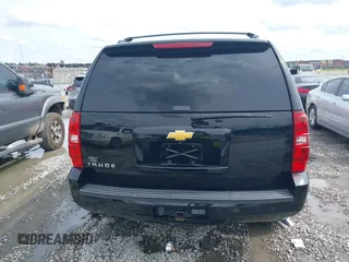 2014 Chevrolet Tahoe LS z VIN 1GNSCAE05ER128680, wystawiony jako IAAI lot #42388442 z przebiegiem 240 611 mil mil oraz . Historia ofert i sprzedaży dostępna na DreamBid. Obrazek 16.