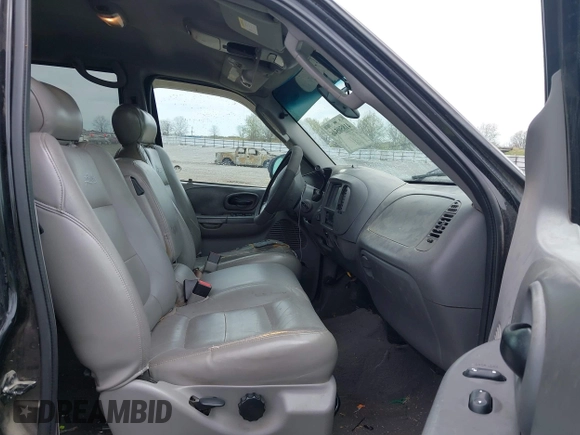 2002 Ford F-150 XLT with VIN 1FTRW08L32KD90202, listed as a IAAI auction lot 41850546 with 256,807 mi miles. Bid and sale history available at carsss.com. Image 5.