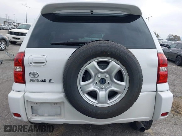2005 Toyota RAV4 with VIN JTEGD20V750057938, listed as a IAAI auction lot 41894571 with 158,589 mi miles. Bid and sale history available at carsss.com. Image 15.