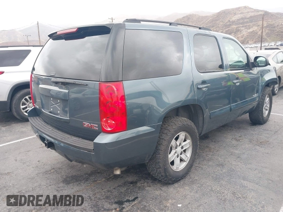 2008 GMC Yukon SLE w/3SA with VIN 1GKFC13C28J166446, listed as a IAAI auction lot 41531715 with 126,926 mi miles. Bid and sale history available at carsss.com. Image 4.