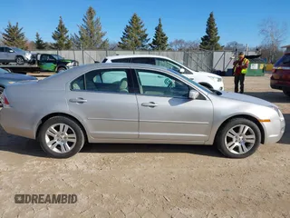 2008 Ford Fusion SEL with VIN 3FAHP08138R220505, listed as a IAAI auction lot 41878710 with 179,565 mi miles. Bid and sale history available at carsss.com. Image 14.