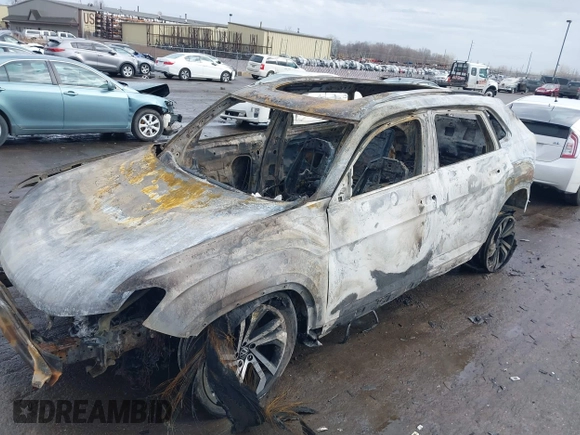2021 Volkswagen Atlas SEL Premium with VIN 1V2TE2CA8MC210489, listed as a IAAI auction lot 41729126 with Not provided miles and . Bid and sale history available at DreamBid. Image 6.