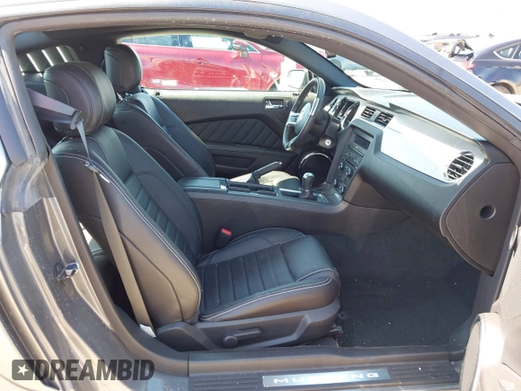 2013 Ford Mustang GT with VIN 1ZVBP8CF2D5274776, listed as a IAAI auction lot 41759198 with 9,634 mi miles. Bid and sale history available at carsss.com. Image 5.