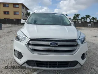 2019 Ford Escape SE z VIN 1FMCU0GD2KUB95892, wystawiony jako Copart lot #58071975 z przebiegiem Nie podano mil oraz Nie do naprawy • Non repairable. Historia ofert i sprzedaży dostępna na DreamBid. Obrazek 5.