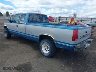 1989 Chevrolet C/K 1500 with VIN 2GCEK19KXK1103427, listed as a IAAI auction lot 41987665 with 203,393 mi miles. Bid and sale history available at carsss.com. Image 3.
