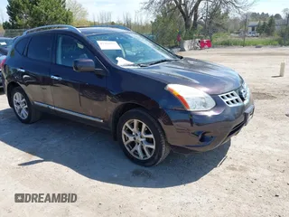 2012 Nissan Rogue S z VIN JN8AS5MV8CW405627, wystawiony jako IAAI lot #42204791 z przebiegiem 133 272 mil mil oraz . Historia ofert i sprzedaży dostępna na DreamBid. Obrazek 1.