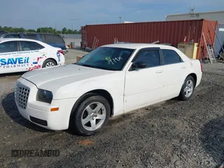 2006 Chrysler 300 z VIN 2C3KA43R26H297580, wystawiony jako IAAI lot #42230763 z przebiegiem 215 375 mil mil oraz . Historia ofert i sprzedaży dostępna na DreamBid. Obrazek 2.