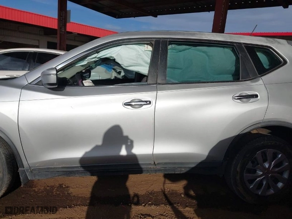 2015 Nissan Rogue SV with VIN KNMAT2MT8FP590279, listed as a IAAI auction lot 41197773 with 114,821 mi miles. Bid and sale history available at carsss.com. Image 14.