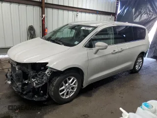 2020 Chrysler Pacifica Touring with VIN 2C4RC1FGXLR216067, listed as a Copart auction lot 50716145 with 89,655 mi miles and Clean title. Bid and sale history available at DreamBid. Image 1.