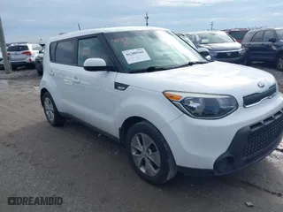 2014 Kia Soul with VIN KNDJN2A28E7111086, listed as a IAAI auction lot 41280944 with 122,006 mi miles. Bid and sale history available at carsss.com. Image 1.