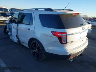 2015 Ford Explorer Limited with VIN 1FM5K7F83FGC25501, listed as a IAAI auction lot 41045180 with 110,230 mi miles. Bid and sale history available at carsss.com. Image 3.