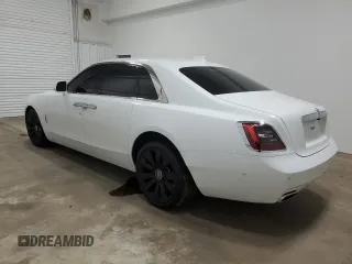 2021 Rolls-Royce Ghost z VIN SCATV0C09MU204490, wystawiony jako Copart lot #81747624 z przebiegiem Nie podano mil oraz Szkody całkowita. Historia ofert i sprzedaży dostępna na DreamBid. Obrazek 2.