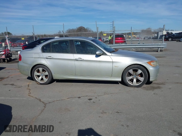 2006 BMW 3 Series 330xi with VIN WBAVD33566KV63437, listed as a IAAI auction lot 41378595 with 169,691 mi miles. Bid and sale history available at carsss.com. Image 13.