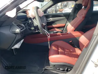 2024 Audi RS e-tron GT z VIN WAUBHBFW7R7901666, wystawiony jako Copart lot #49103775 z przebiegiem 7651 mil mil oraz Szkody całkowita. Historia ofert i sprzedaży dostępna na DreamBid. Obrazek 7.