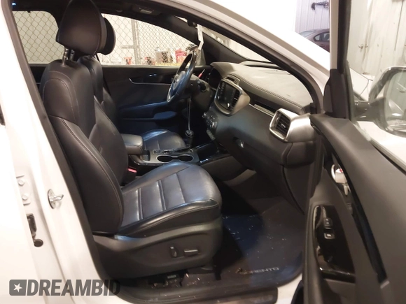 2018 Kia Sorento SX with VIN 5XYPKDA55JG388400, listed as a IAAI auction lot 41332048 with 70,153 mi miles and . Bid and sale history available at DreamBid. Image 5.
