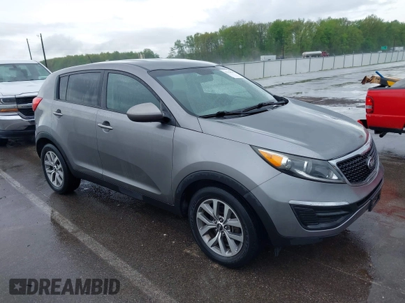 2015 Kia Sportage LX with VIN KNDPB3AC1F7784479, listed as a IAAI auction lot 42124599 with 137,190 mi miles and . Bid and sale history available at carsss.com. Image 1.