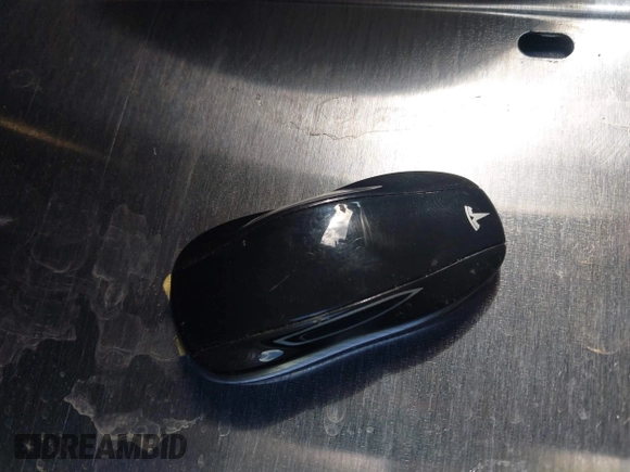 2014 Tesla Model S 60 с VIN 5YJSA1H17EFP41957, выставлен на аукционе IAAI как лот 42448795 с пробегом 103 990 миль миль и . История ставок и продаж доступна на DreamBid. Изображение 9.