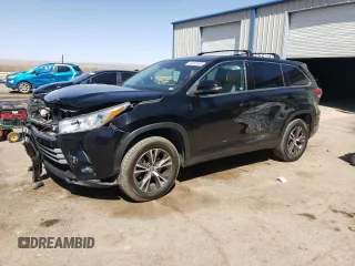 2019 Toyota Highlander LE z VIN 5TDZZRFH5KS360833, wystawiony jako Copart lot #52338595 z przebiegiem 34 386 mil mil oraz Szkoda całkowita • Salvage title. Historia ofert i sprzedaży dostępna na DreamBid. Obrazek 1.