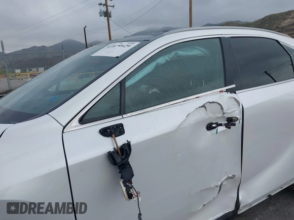 2023 Lexus RX 350h с VIN 2T2BBMCA3PC021404, выставлен на аукционе IAAI как лот 41879929 с пробегом 17 804 миль миль и . История ставок и продаж доступна на DreamBid. Изображение 6.