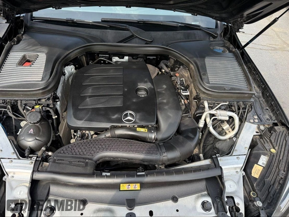 2020 Mercedes-Benz GLC 300 with VIN W1N0G8EB8LF763463, listed as a IAAI auction lot 42889449 with 44,937 mi miles and . Bid and sale history available at DreamBid. Image 10.