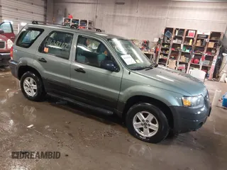 2005 Ford Escape XLS Value with VIN 1FMYU92Z25KD28826, listed as a IAAI auction lot 41638262 with 1 mi miles. Bid and sale history available at carsss.com. Image 1.
