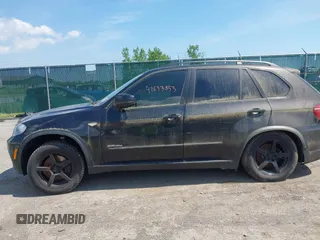 2012 BMW X5 35d z VIN 5UXZW0C51CL665326, wystawiony jako IAAI lot #42633853 z przebiegiem Nie podano mil oraz . Historia ofert i sprzedaży dostępna na DreamBid. Obrazek 14.