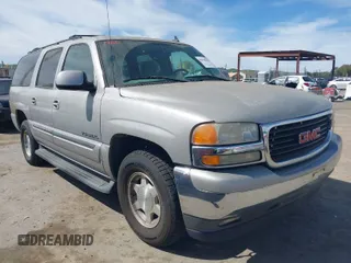 2006 GMC Yukon XL SLT with VIN 1GKEC16Z86J176813, listed as a IAAI auction lot 42018048 with 218,519 mi miles. Bid and sale history available at carsss.com. Image 1.