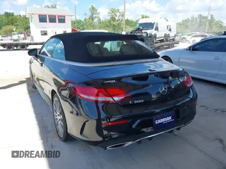2020 Mercedes-Benz C 300 with VIN WDDWK8DBXLF951795, listed as a IAAI auction lot 41925316 with 47,348 mi miles and . Bid and sale history available at DreamBid. Image 3.