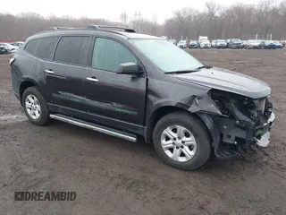 2017 Chevrolet Traverse LS z VIN 1GNKVFKD6HJ280159, wystawiony jako IAAI lot #41844471 z przebiegiem 71 056 mil mil oraz . Historia ofert i sprzedaży dostępna na DreamBid. Obrazek 1.