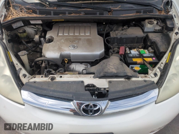 2010 Toyota Sienna XLE with VIN 5TDDK4CC5AS032076, listed as a Copart auction lot 57675555 with 210,252 mi miles and Clean title. Bid and sale history available at DreamBid. Image 12.