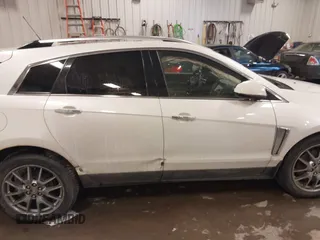 2015 Cadillac SRX Premium Collection with VIN 3GYFNGE32FS564168, listed as a IAAI auction lot 41355787 with 182,949 mi miles. Bid and sale history available at carsss.com. Image 13.